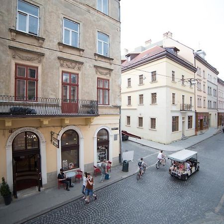 Apartment On Virmenska 3, With 2 Separate Bedrooms Lviv Ngoại thất bức ảnh