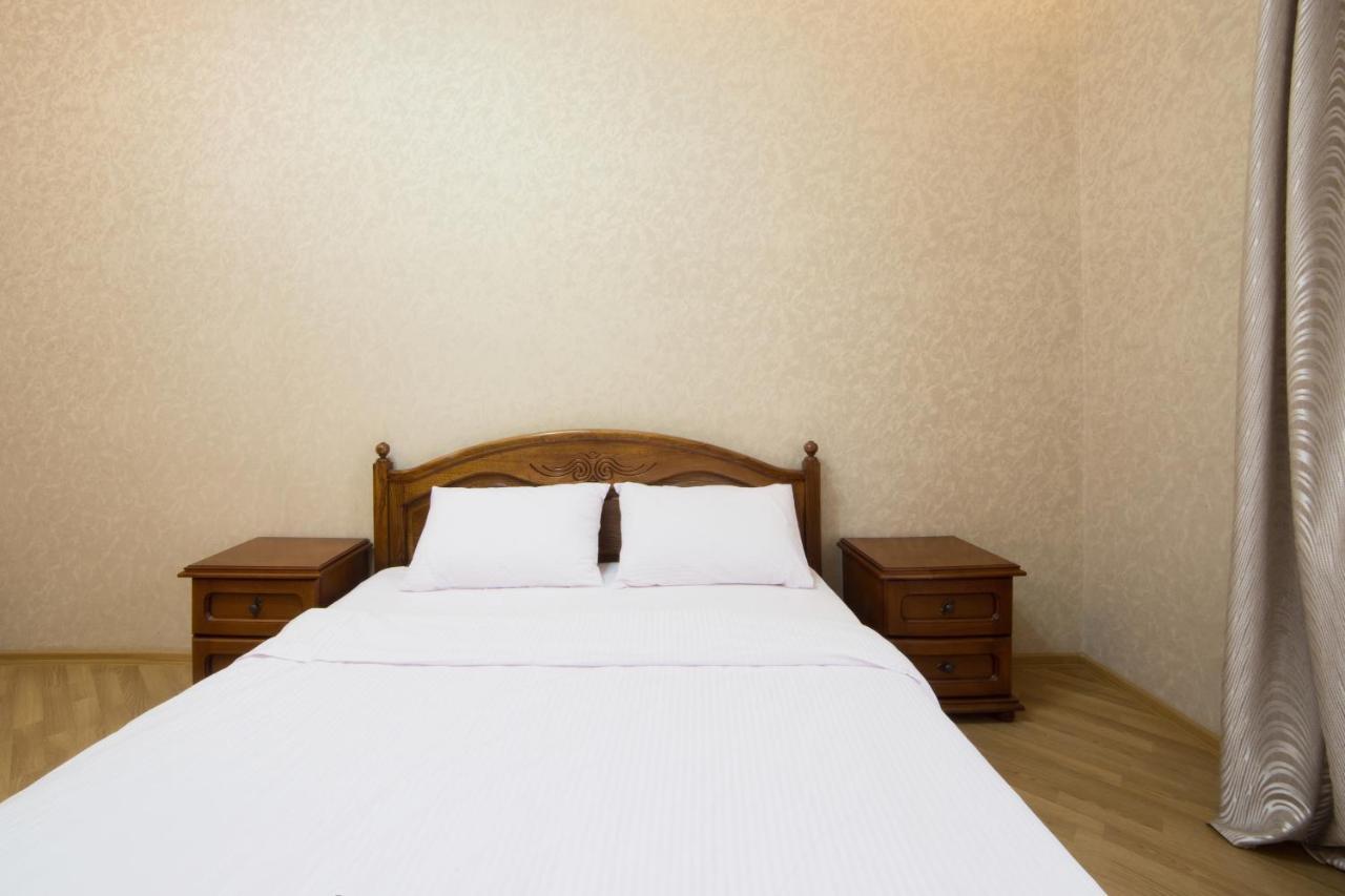 Apartment On Virmenska 3, With 2 Separate Bedrooms Lviv Ngoại thất bức ảnh
